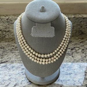 3 strand pearl necklace